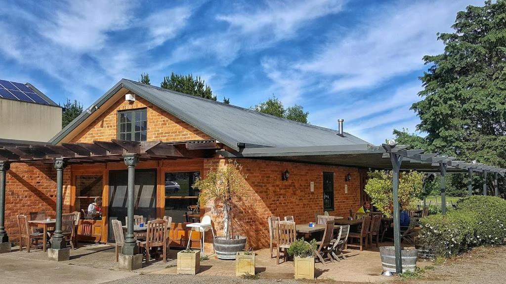 Sutton Forest Eling Forest Winery מראה חיצוני תמונה
